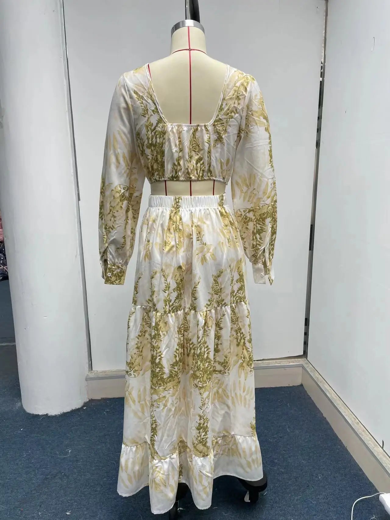 Robe femme 2024 Manches longues et décolleté