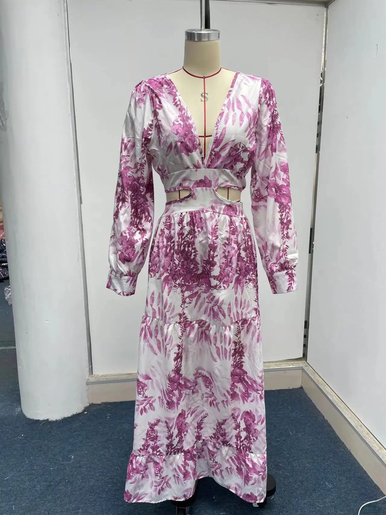 Robe femme 2024 Manches longues et décolleté